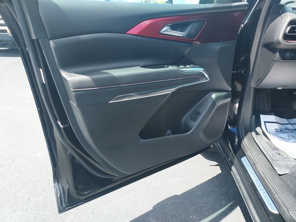 Used 2025 Black Chevrolet Z71 image 12