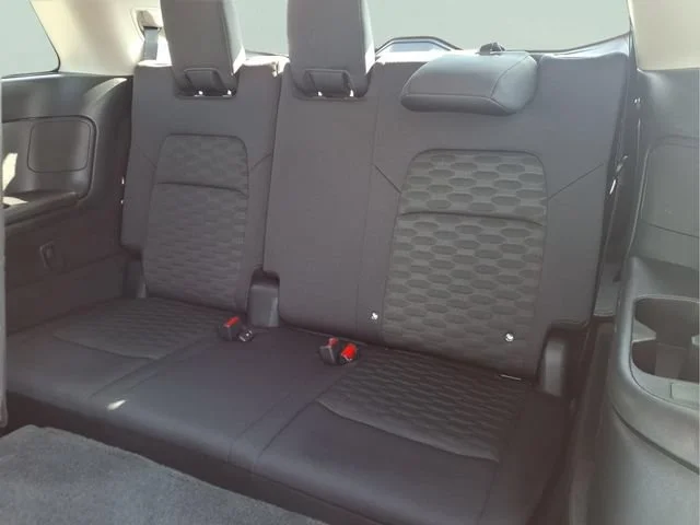 Used 2024  Nissan SV image 18