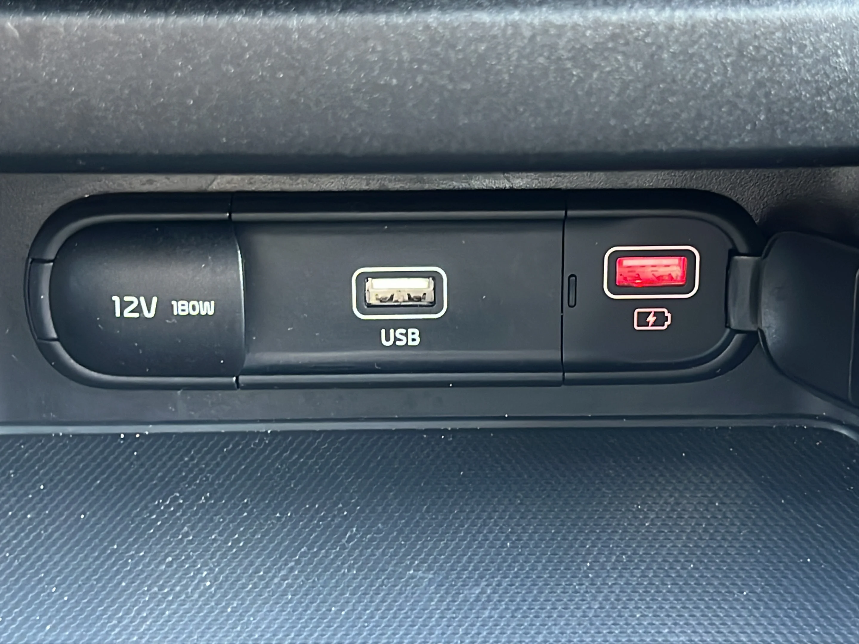 Used 2024 Currant Red Kia LXS image 16