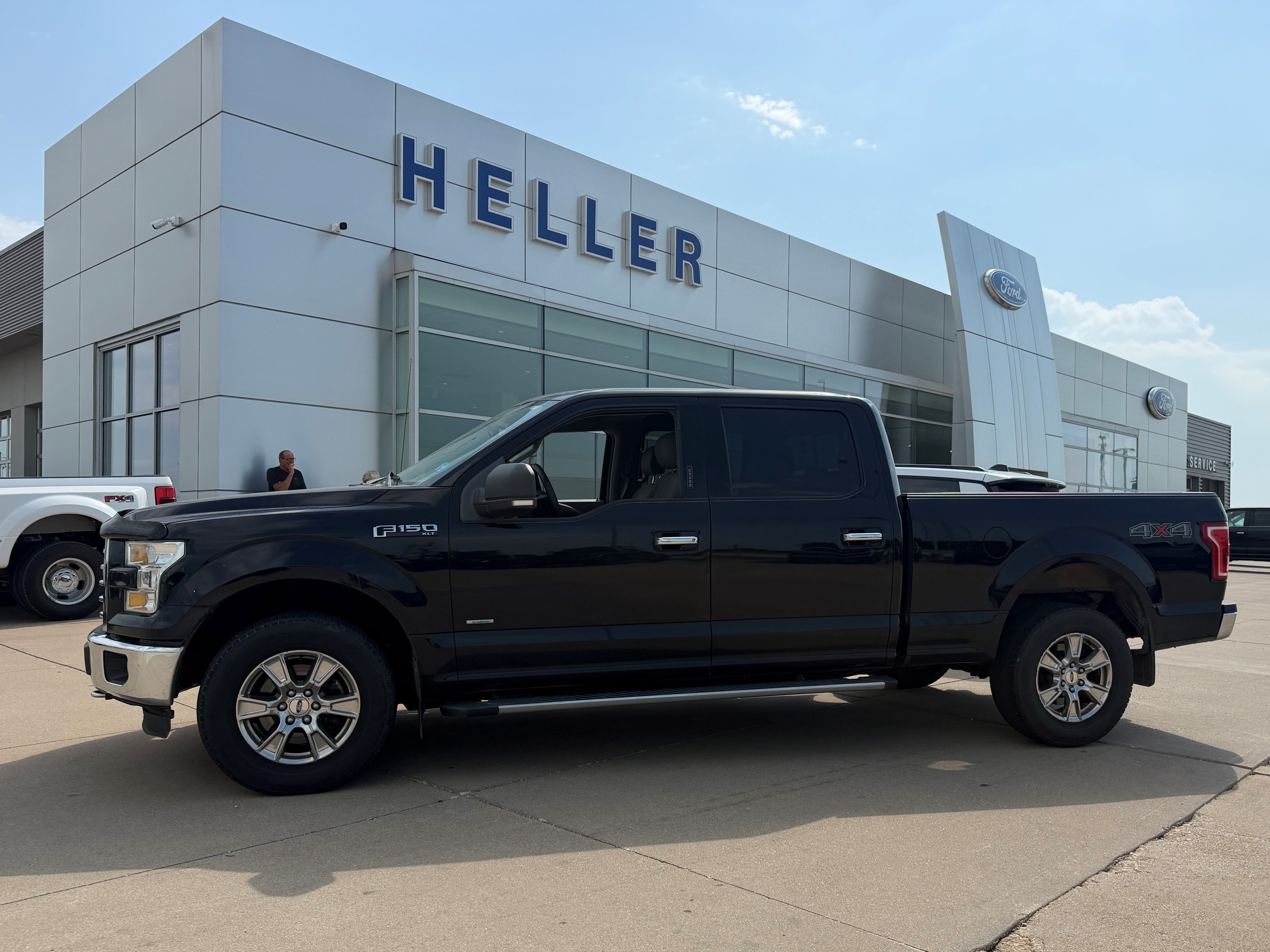 Used 2016 Shadow Black Ford XLT image 3