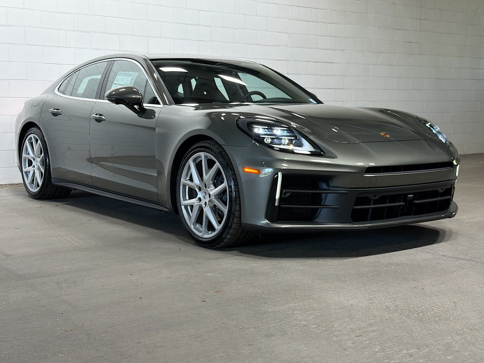 New 2026 Aventurine Green Metallic Porsche  image 6