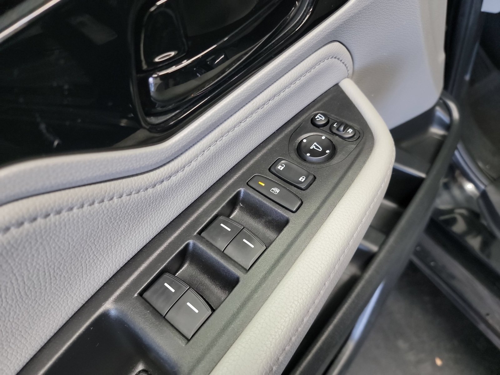 Used 2019 Crystal Black Pearl Honda Elite image 9