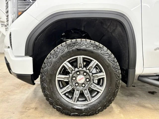 Used 2026 White GMC AT4 image 10