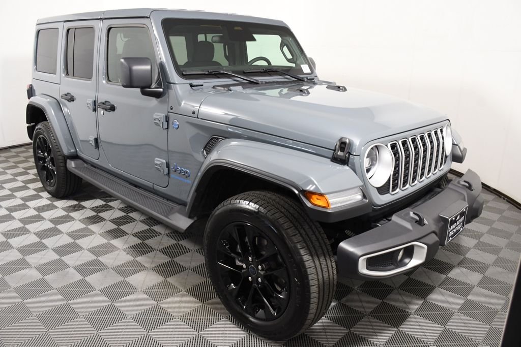 Used 2025 Anvil Clearcoat Jeep Sahara 4xe image 9