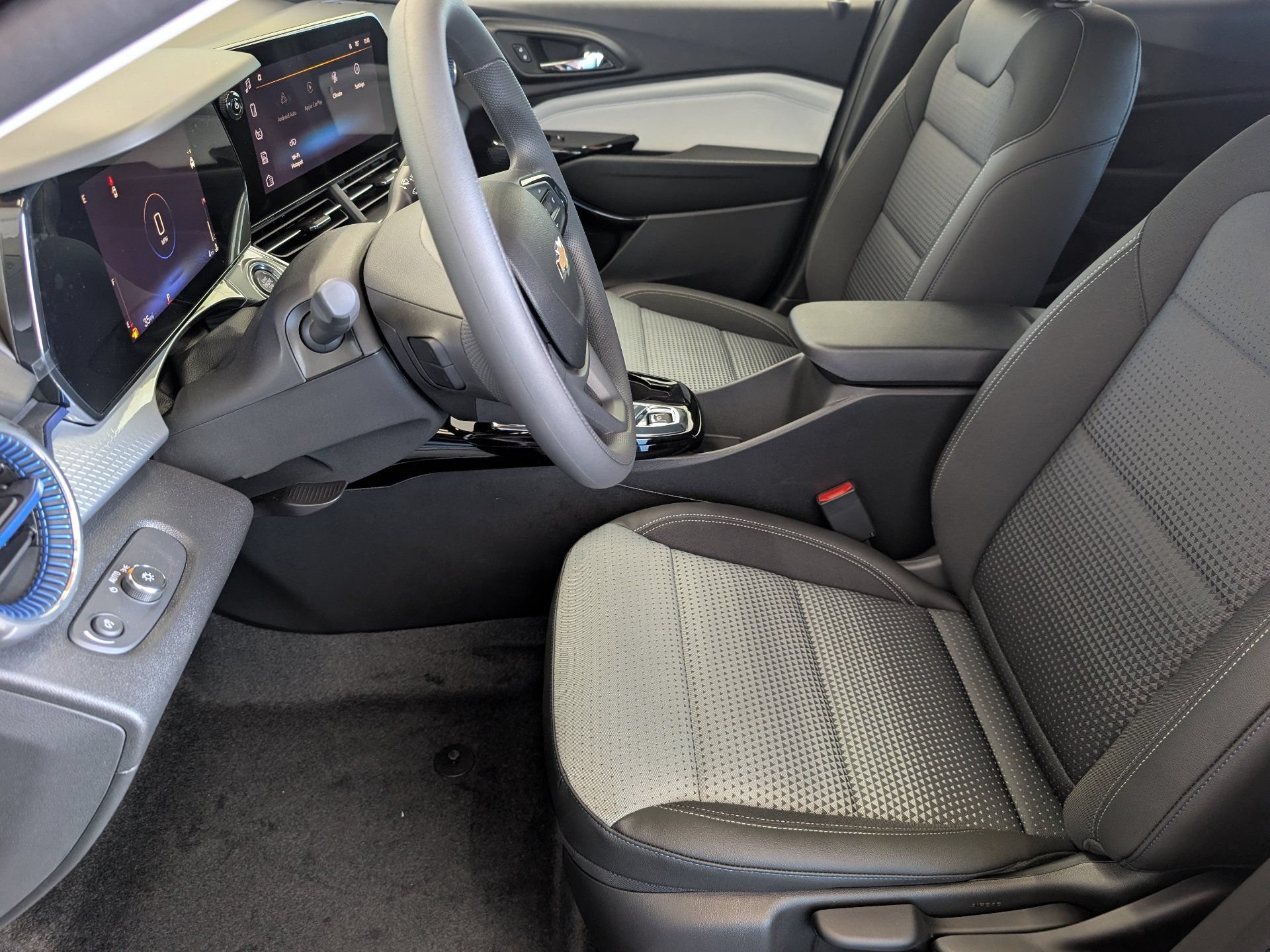 2026 Chevrolet Trax LT - Photo 17