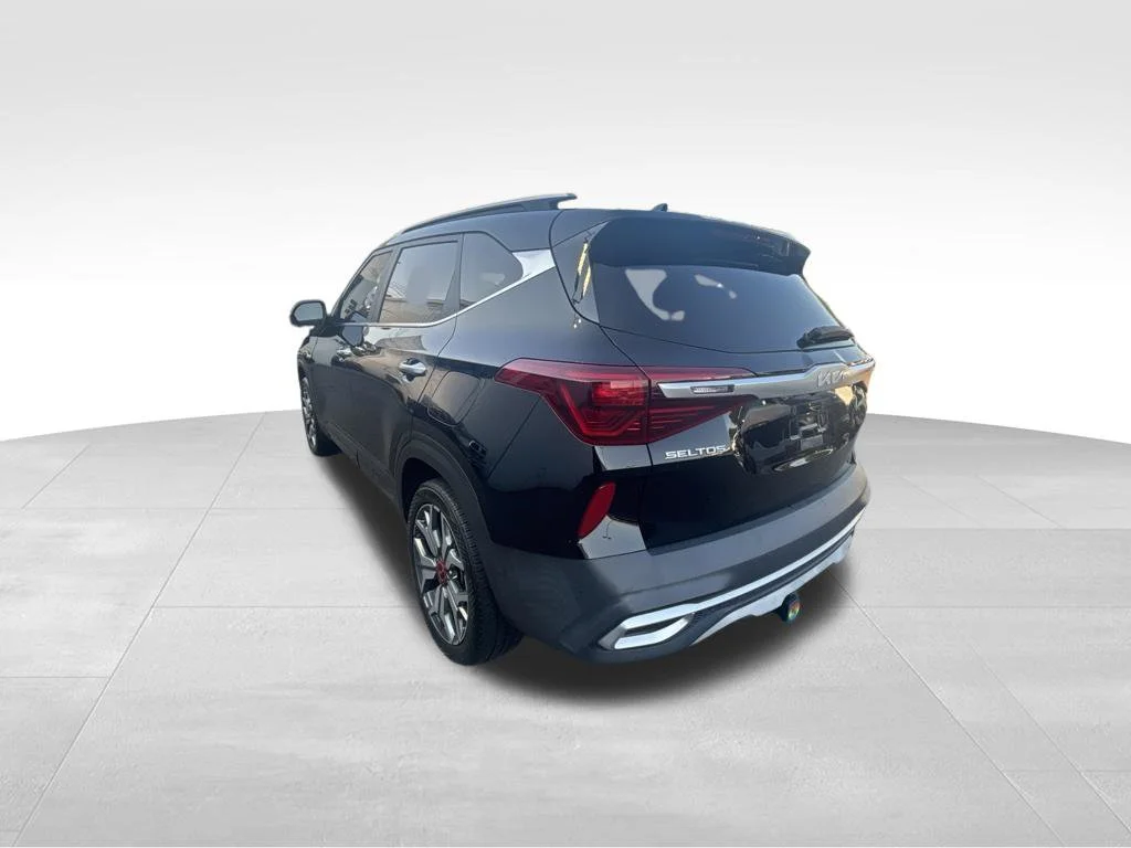 Used 2023 Black Kia SX image 3