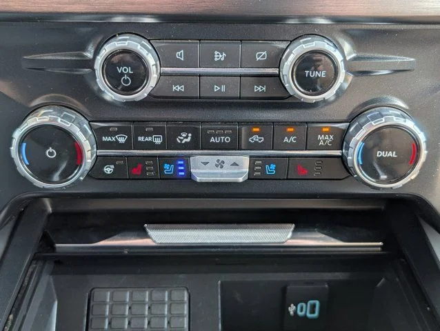 Used 2024 Blue Metallic Ford Lariat image 19