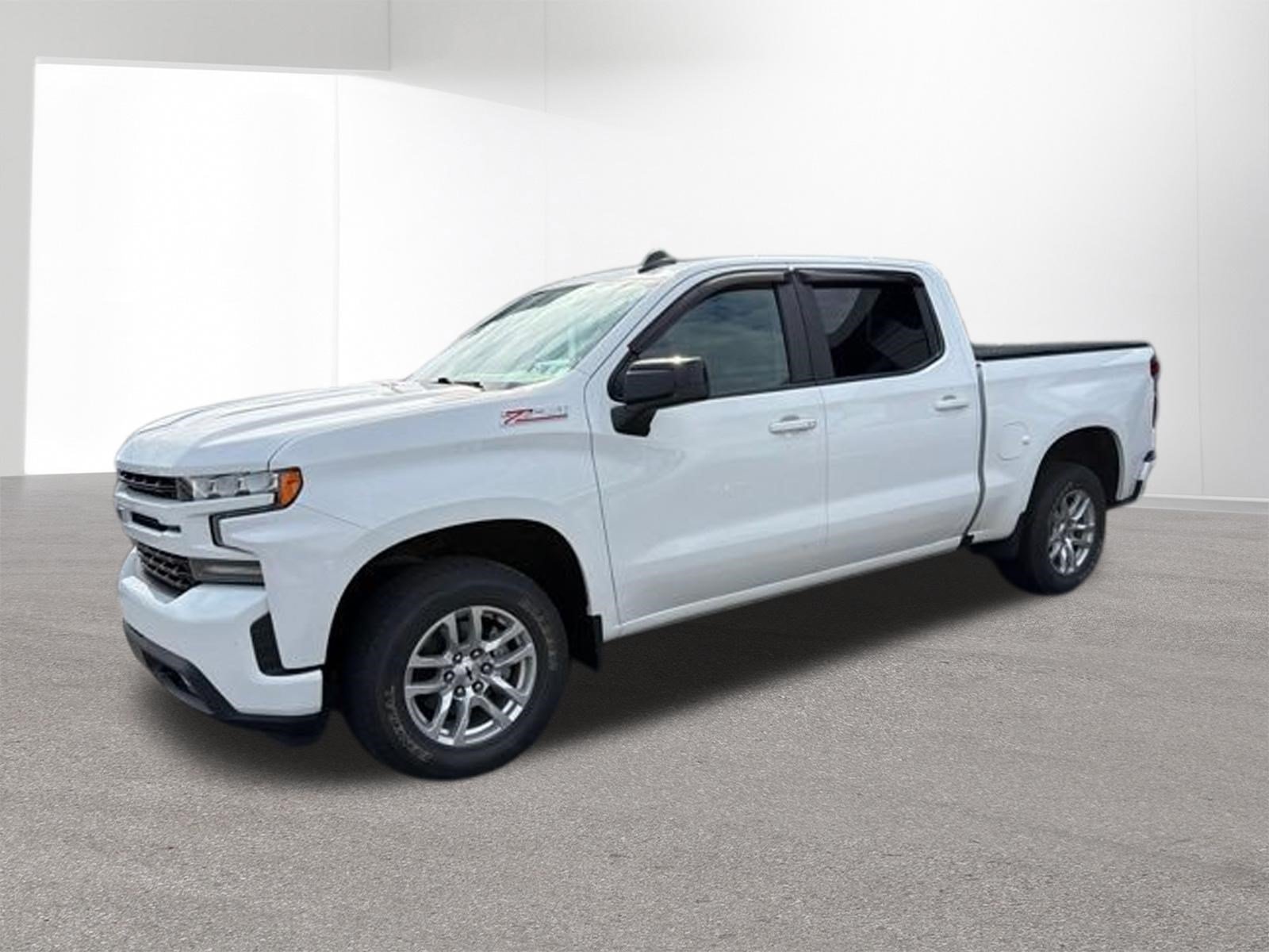 Used 2021 Summit White Chevrolet RST image 2