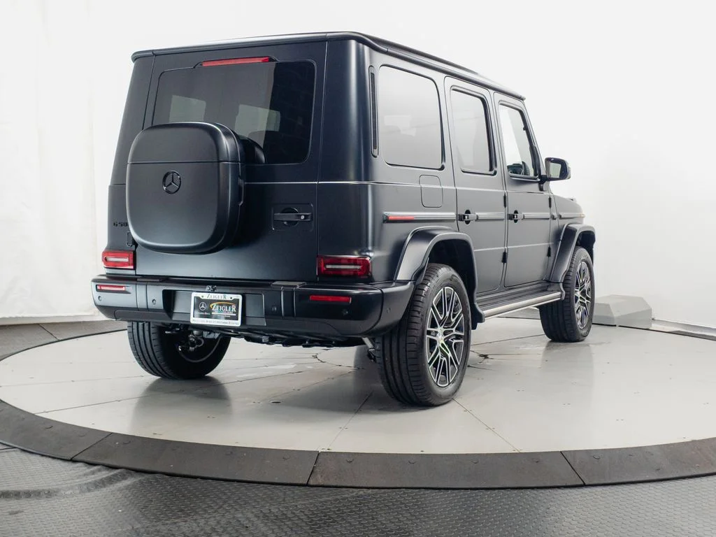 Certified Used 2025 Black Mercedes-Benz G 580 image 33