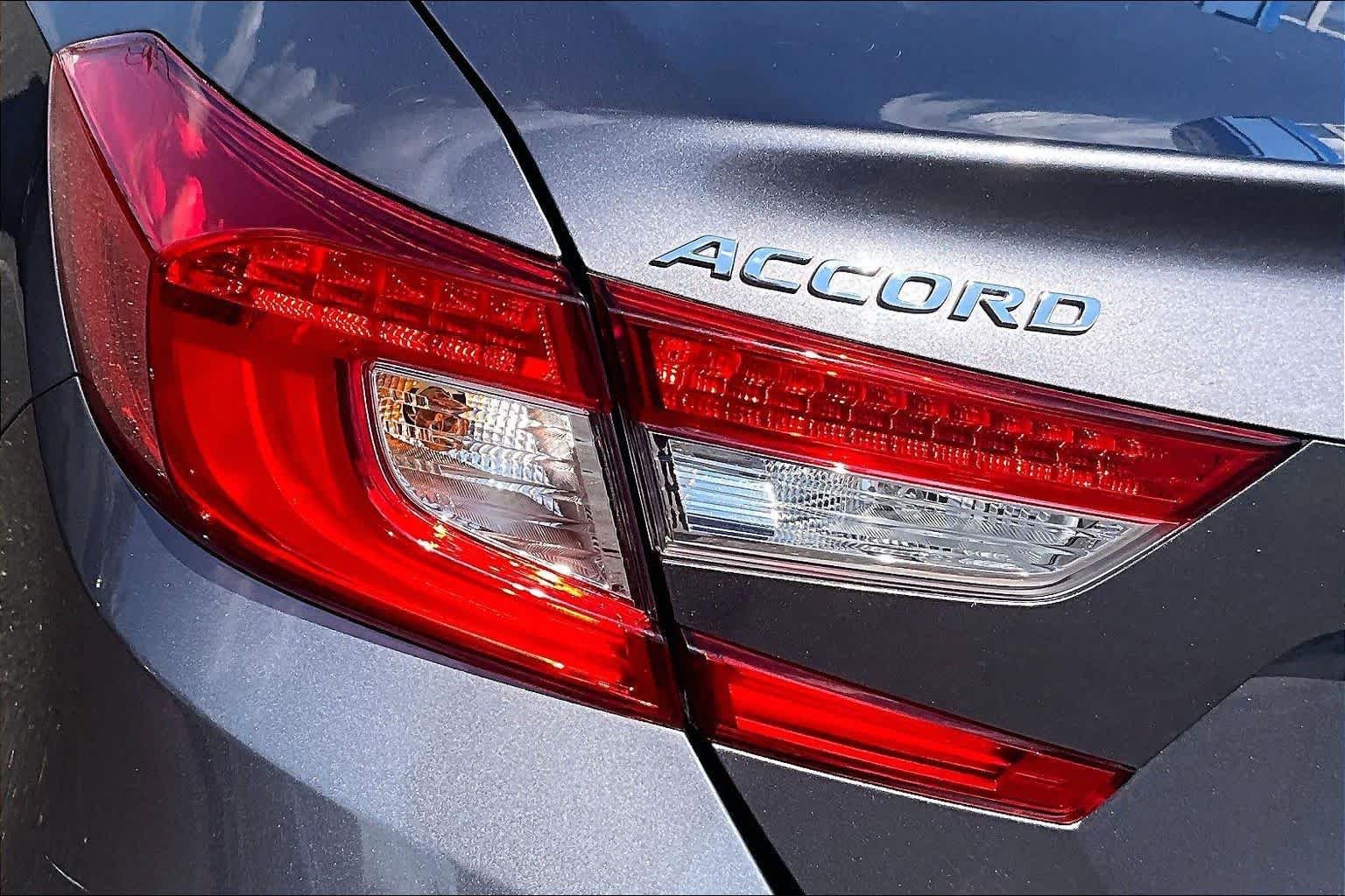 Used 2018 Modern Steel Metallic Honda EX-L 2.0T image 27
