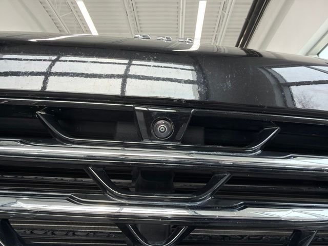 Used 2025 Ebony Twilight Metallic Buick Preferred image 3