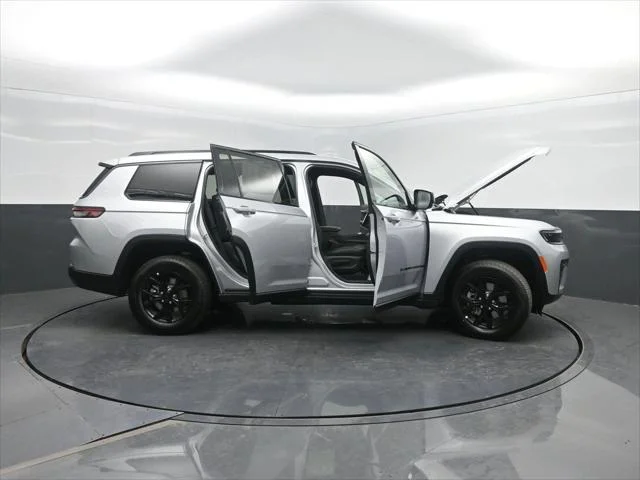 New 2026 Silver Zynith Exterior Paint Jeep Laredo image 45