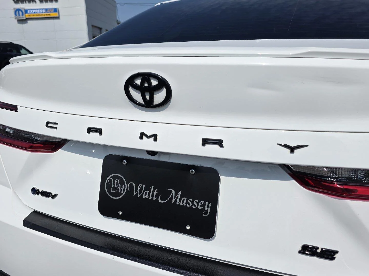 Used 2025 Ice Cap Toyota SE image 31
