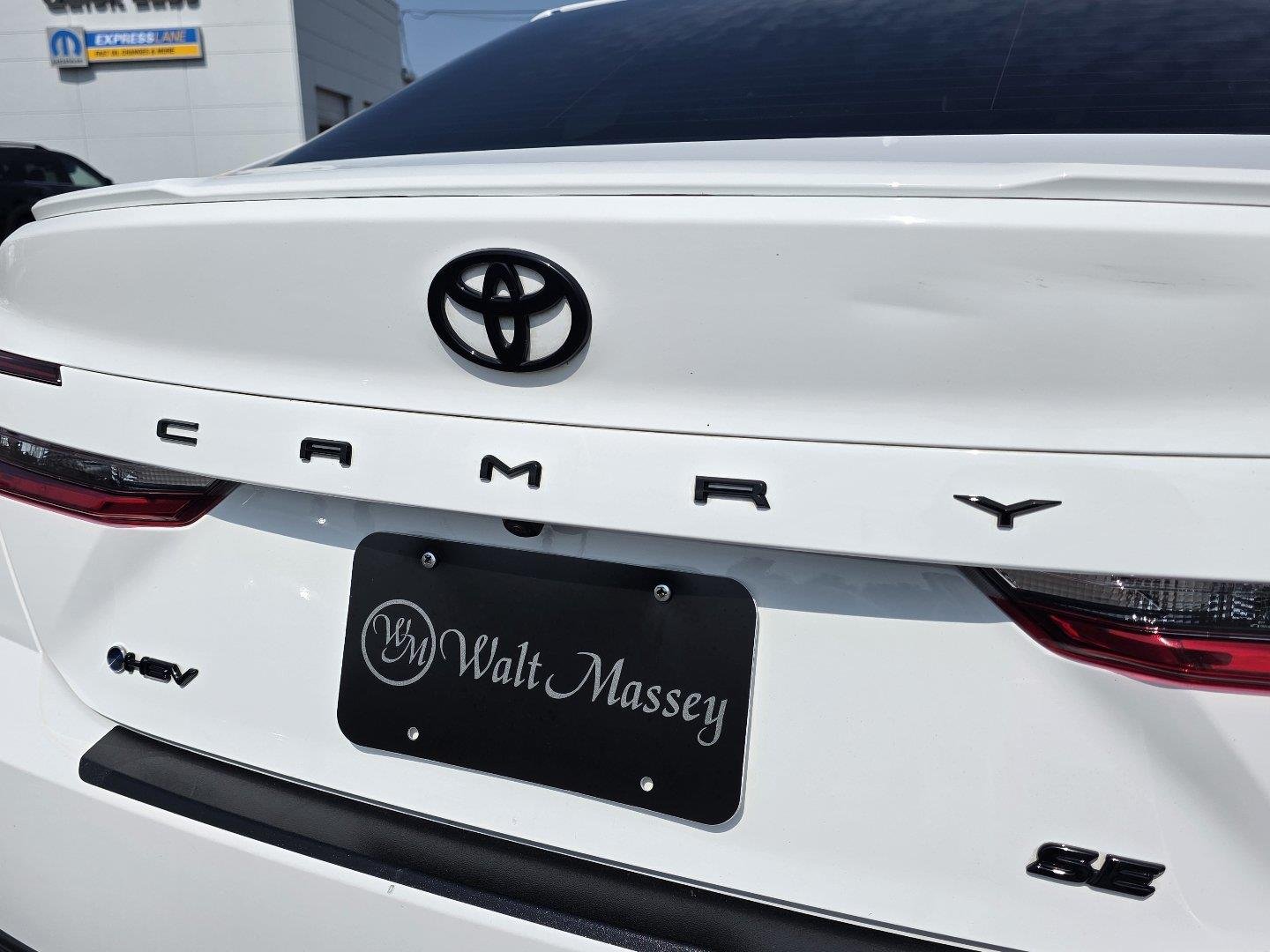 Used 2025 Ice Cap Toyota SE image 31