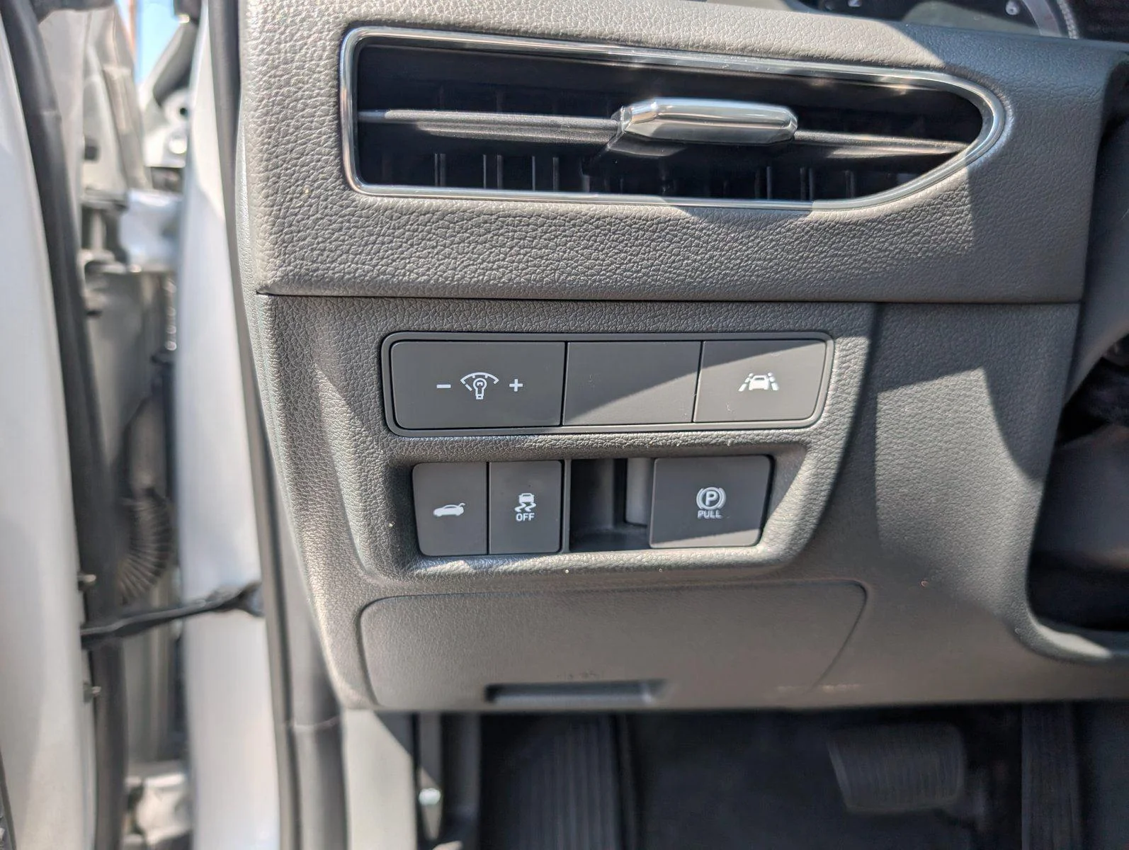 Used 2023 Curated Silver Hyundai SEL image 30