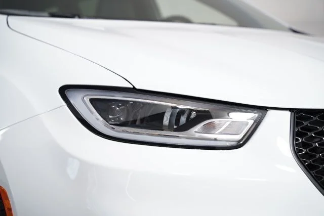2025 Chrysler Pacifica Select - Photo 39