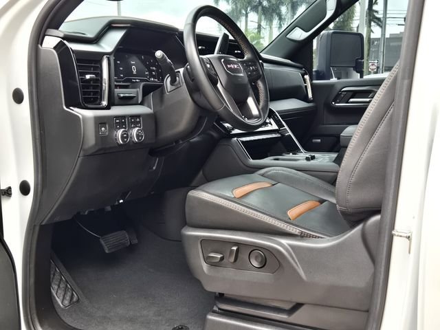 Used 2024 White GMC AT4 image 16
