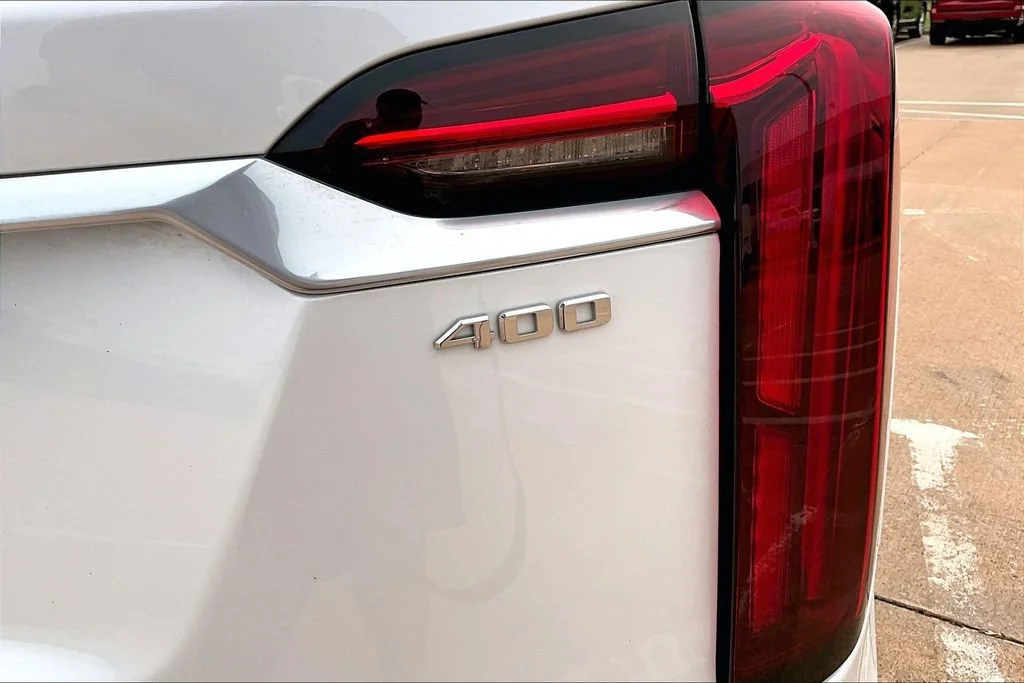Certified Used 2025 Crystal White Tricoat Cadillac Premium Luxury image 32