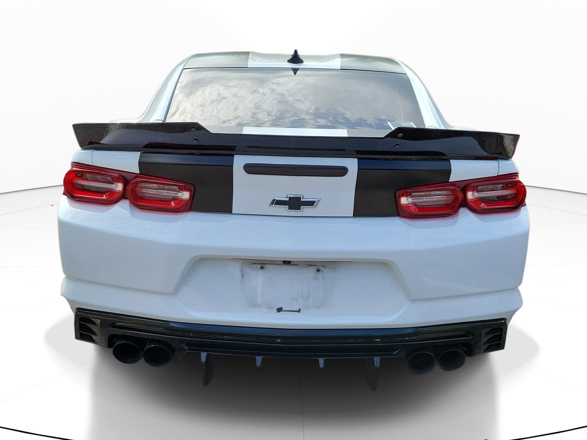 Used 2023 Summit White Chevrolet 2LT image 3