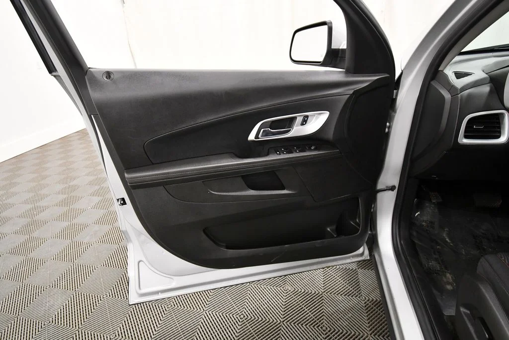 Used 2017 Silver Chevrolet LT image 13