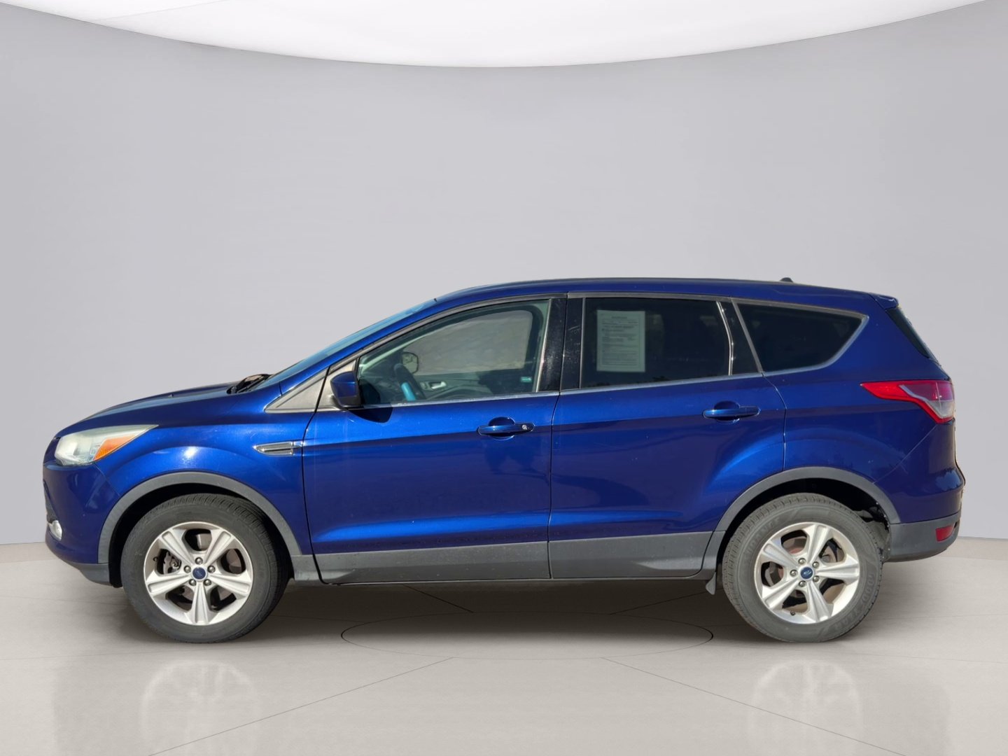 Used 2015 Blue Ford SE image 2