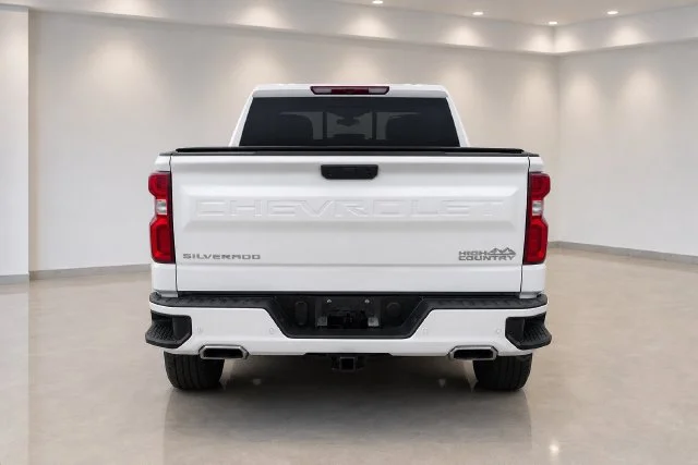 Used 2019 IRIDESCENT PEARL TRICOAT Chevrolet High Country image 5