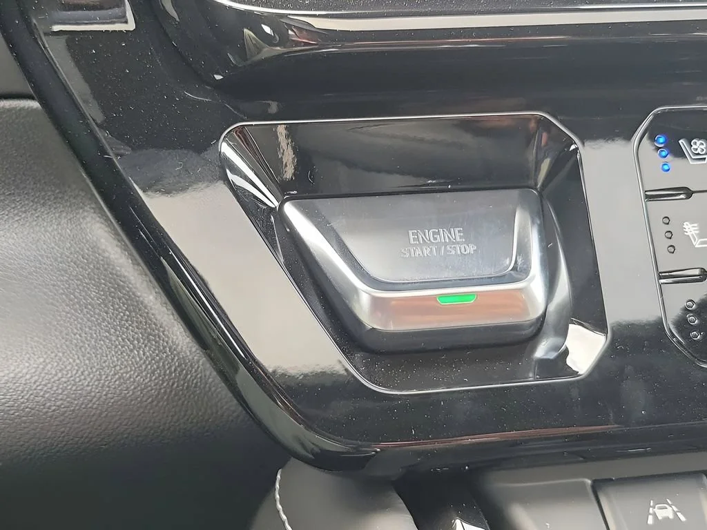 New 2026 Sterling Metallic GMC AT4X image 39