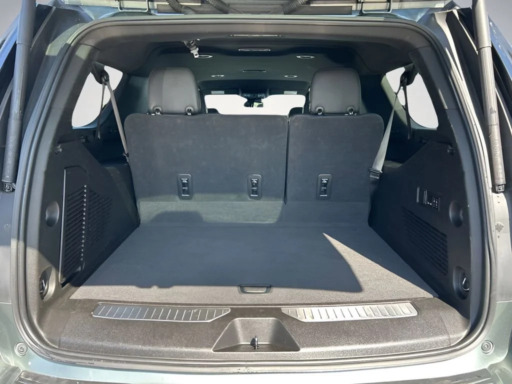 Used 2023 Silver Sage Metallic Chevrolet Premier image 29