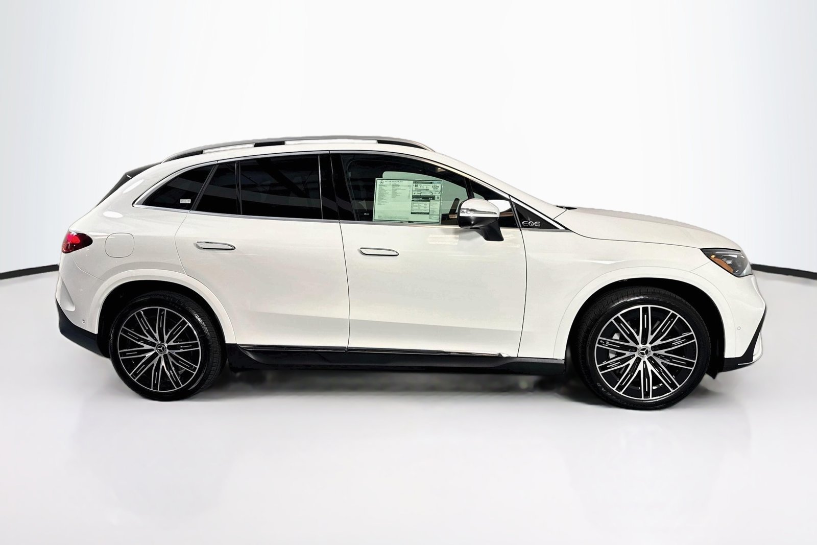 New 2027 Polar White Mercedes-Benz EQE 320 image 4