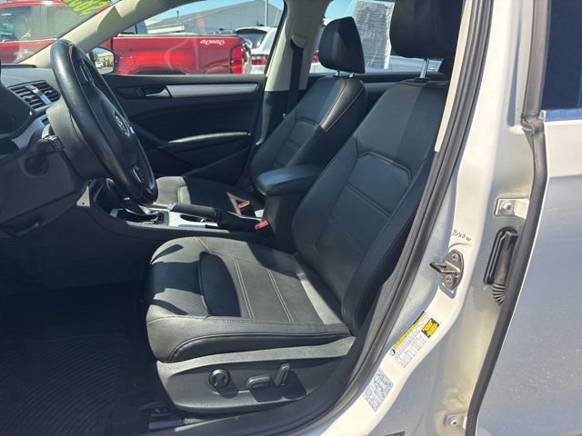 Used 2013 Tungsten Silver Metallic Volkswagen 2.5 SE image 17