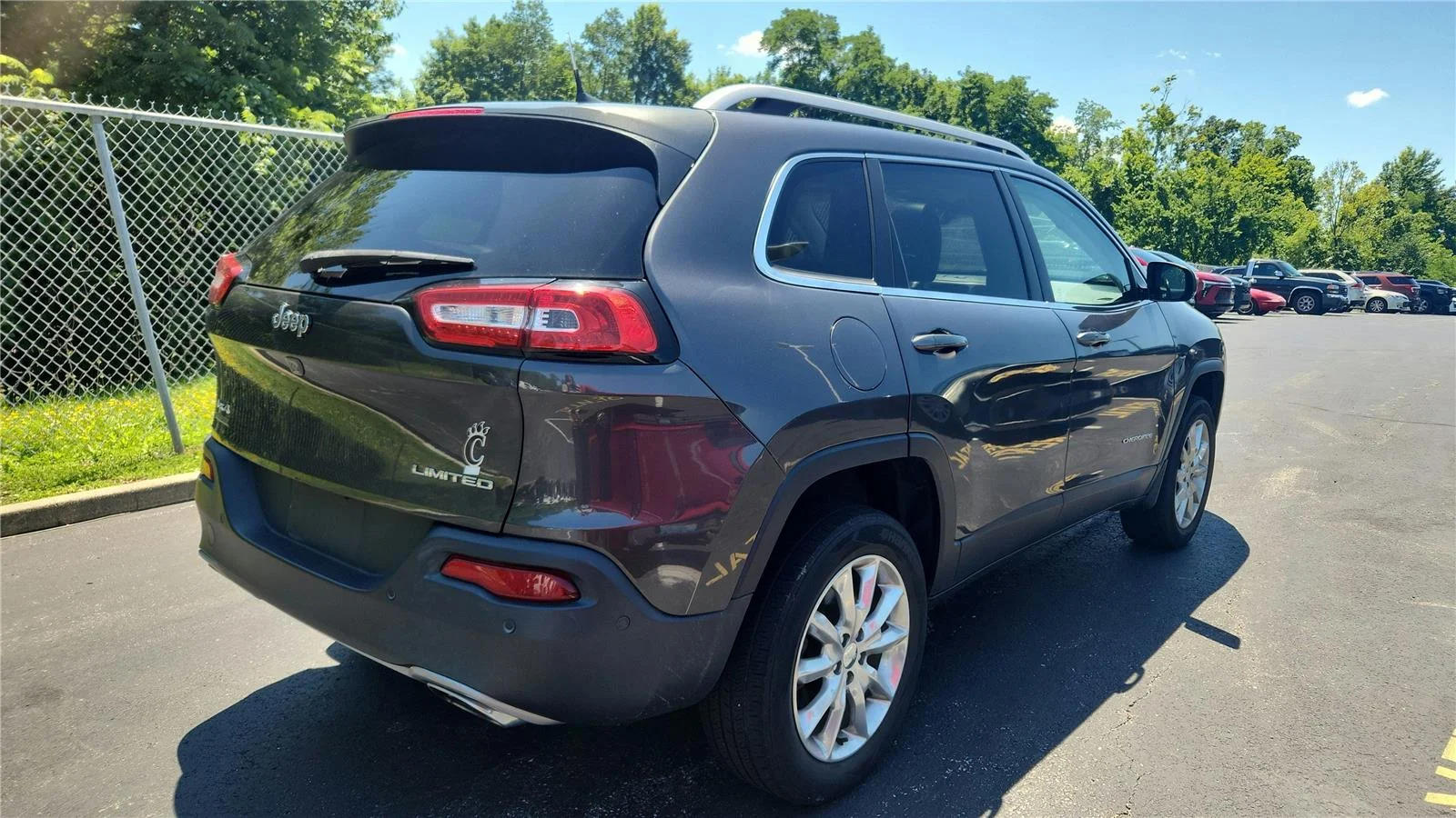 Used 2016 Jeep Cherokee Limited with VIN 1C4PJMDS1GW122131 for sale in Florence, KY
