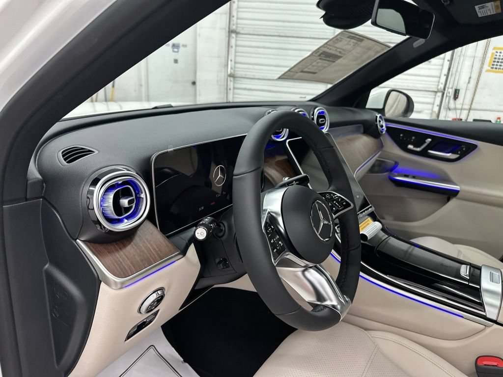 New 2027 Polar White Mercedes-Benz GLC 300 image 43