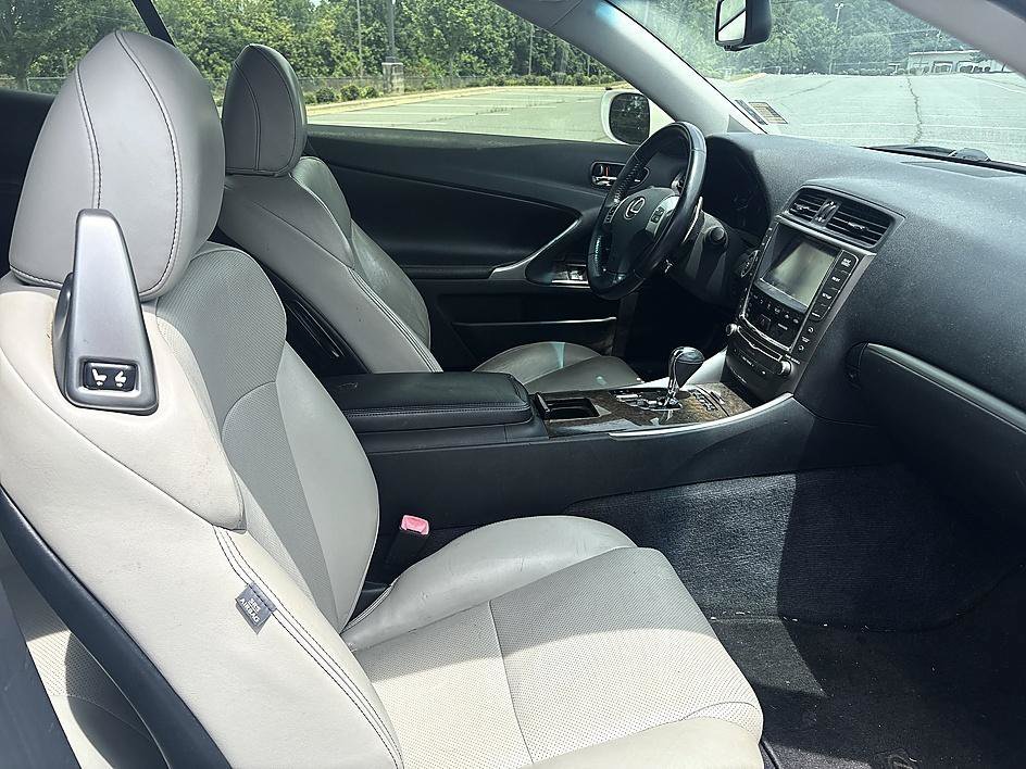 Used 2013 Starfire Pearl Lexus 250 C image 19