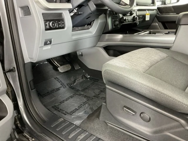 New 2027 Carbonized Gray Metallic Ford XLT image 17