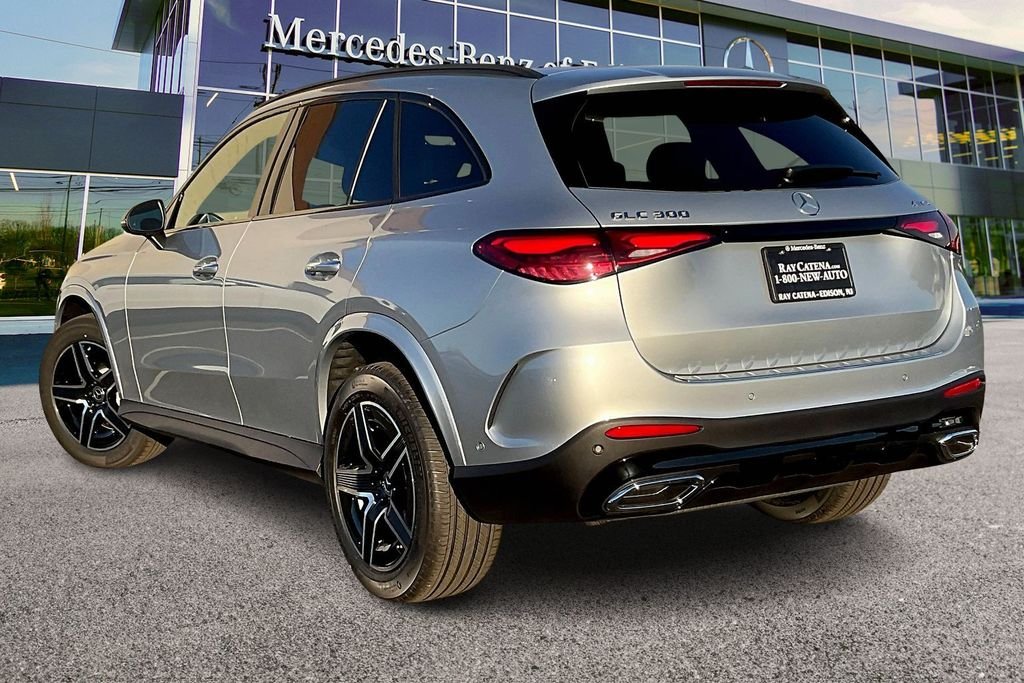 Used 2026 Black Mercedes-Benz GLC 300 image 3