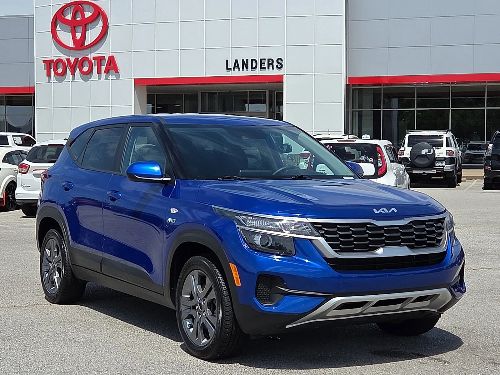 2023 Kia Seltos 2.0 LX AWD's photo