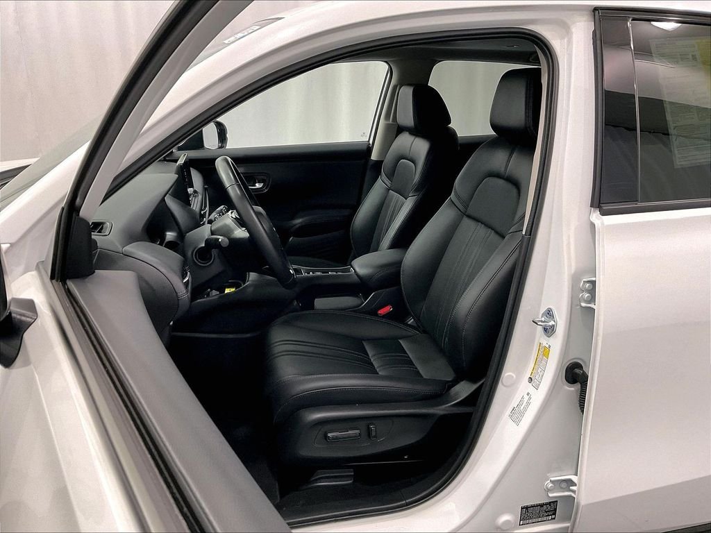 Used 2025 White Honda EX-L image 10