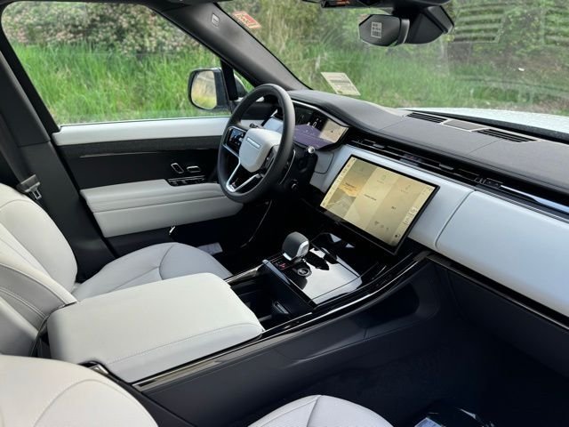 New 2026 Ostuni Pearl White LAND ROVER SE image 19