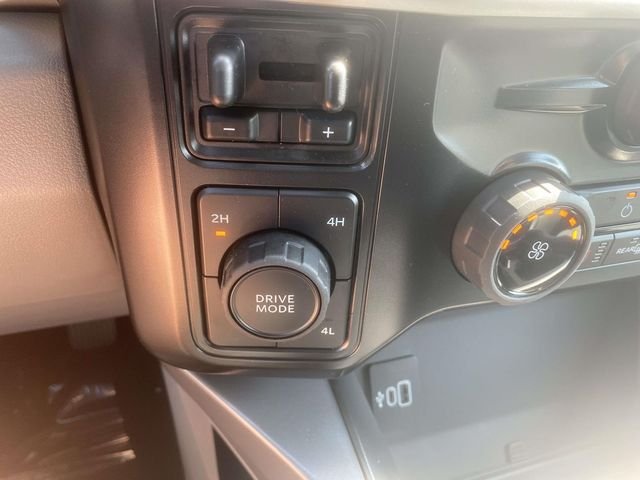 New 2026 Agate Black Metallic Ford XLT image 19