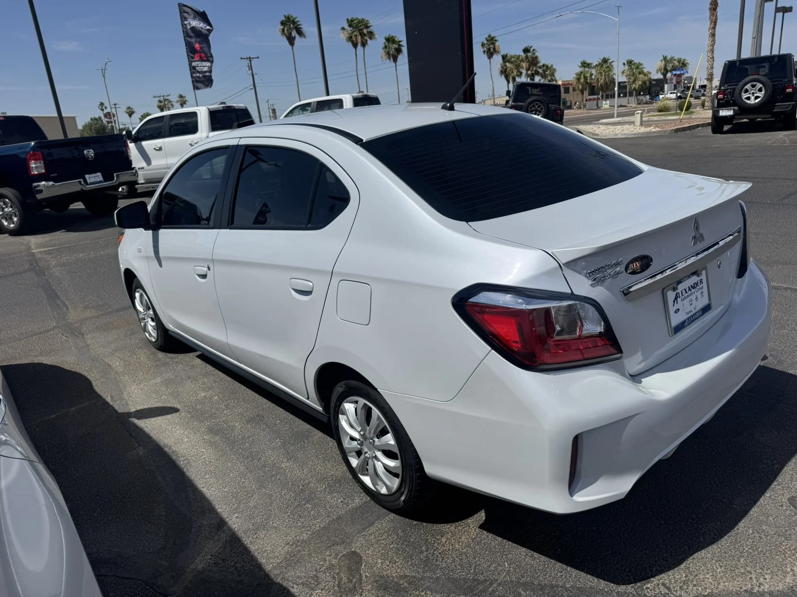 Used 2024 White Mitsubishi ES image 7