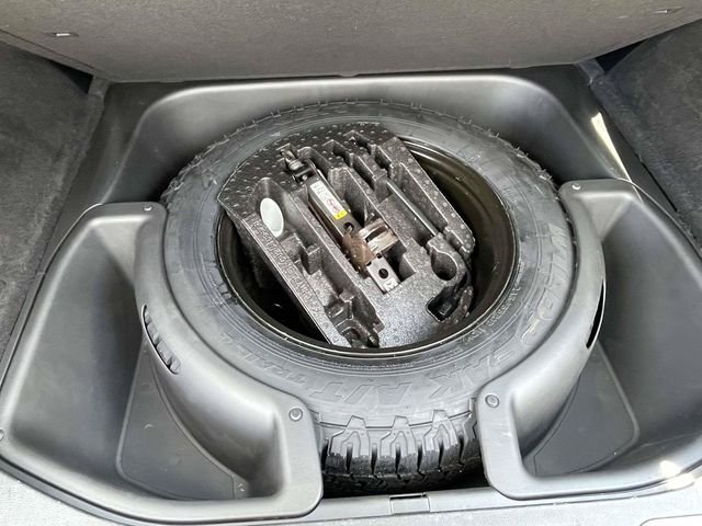 Certified Used 2018 Granite Crystal Clearcoat Metallic Jeep Overland image 26