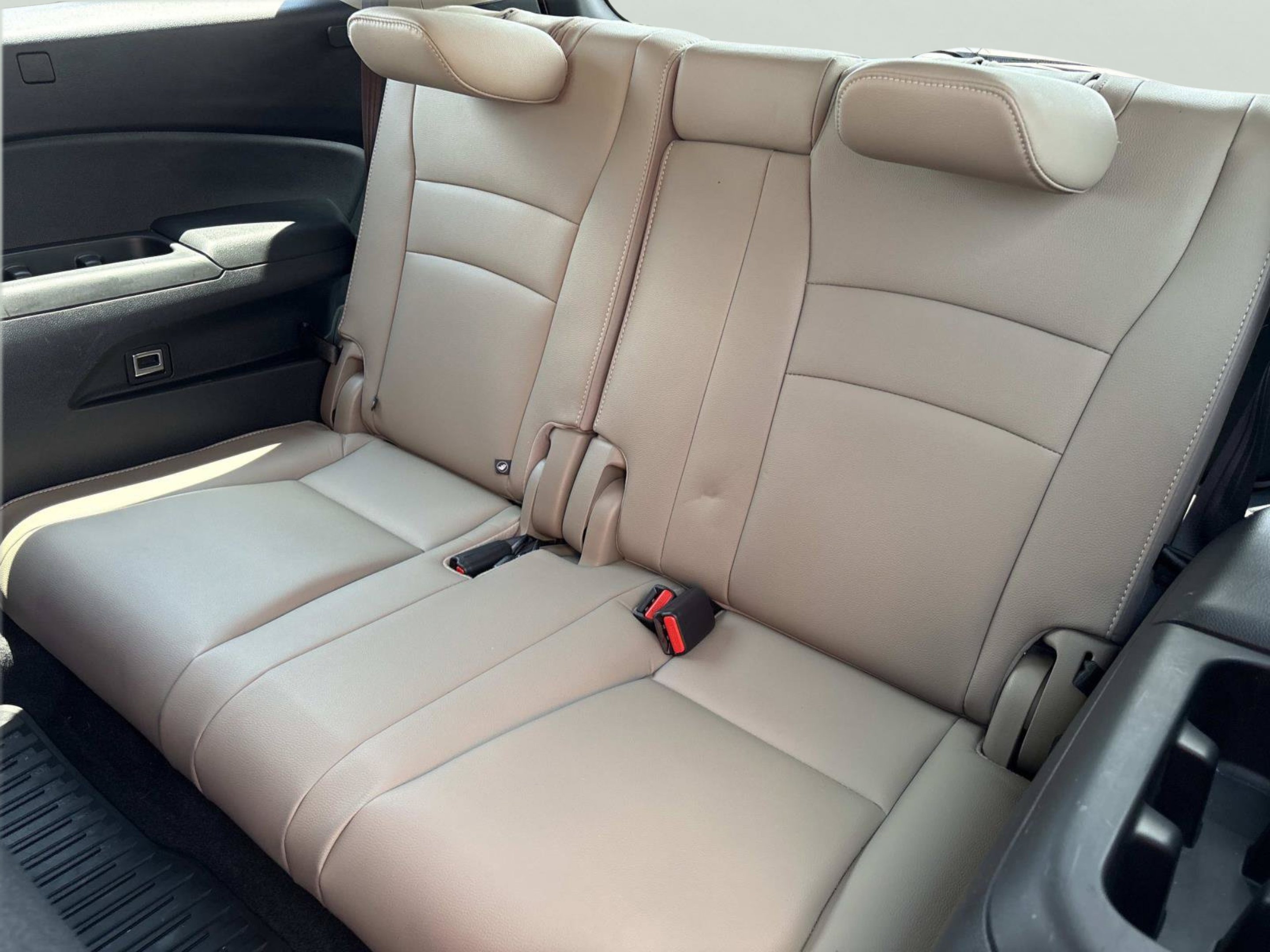 Used 2020 Platinum White Honda Touring image 15