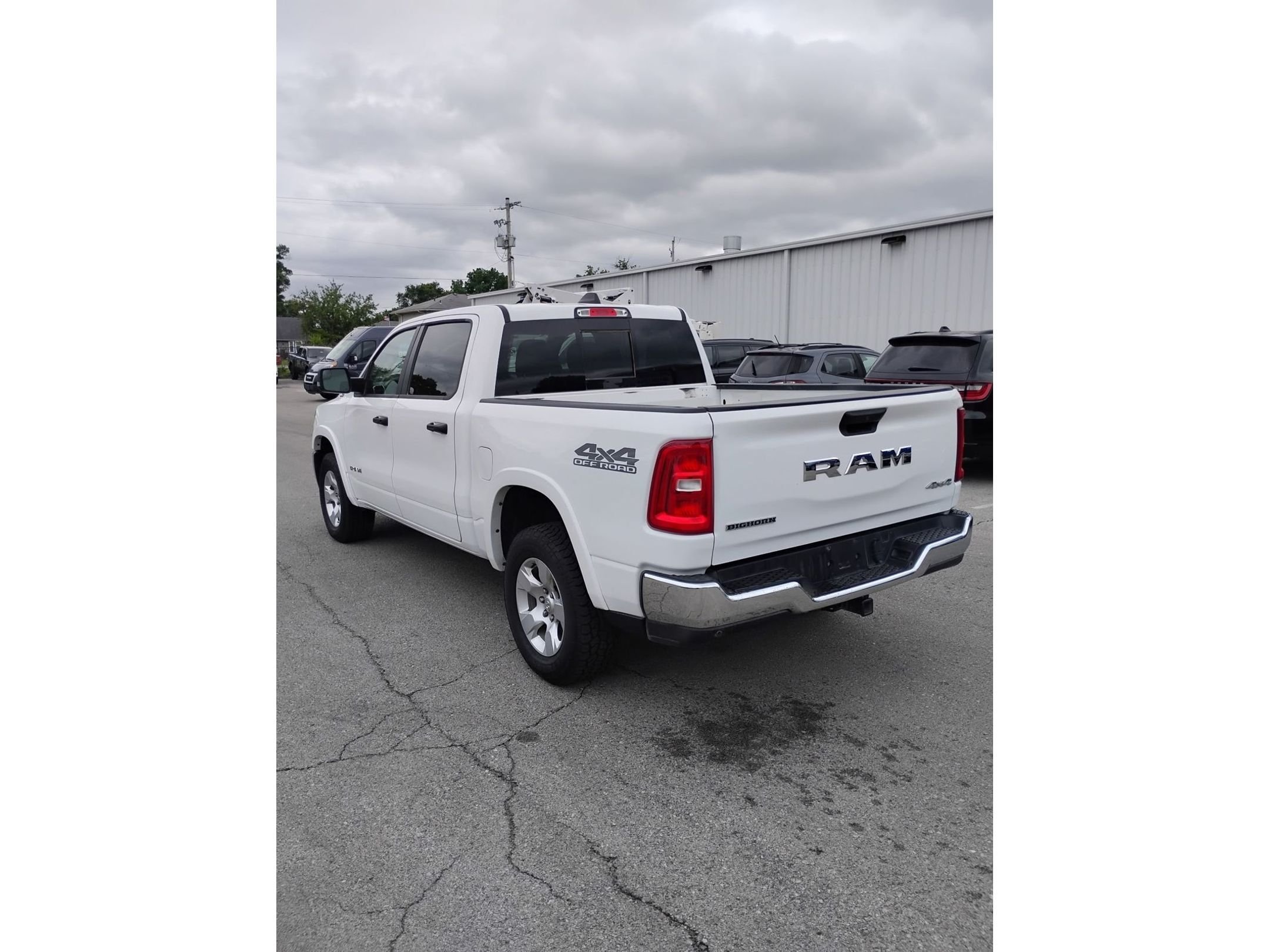 Used 2025 White Ram Big Horn/Lone Star image 20