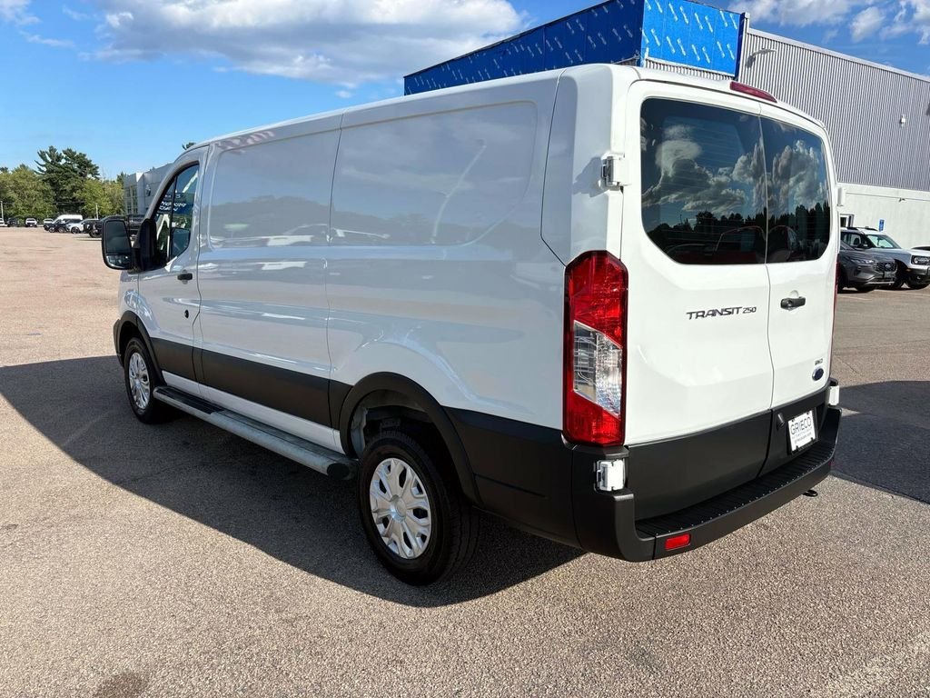 Used 2025 White Ford  image 5