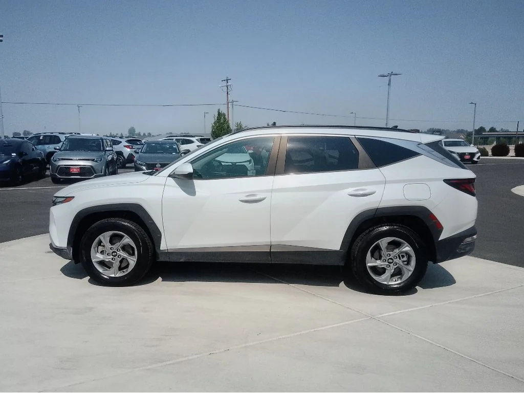 Used 2024 White Pearl Hyundai SEL image 6