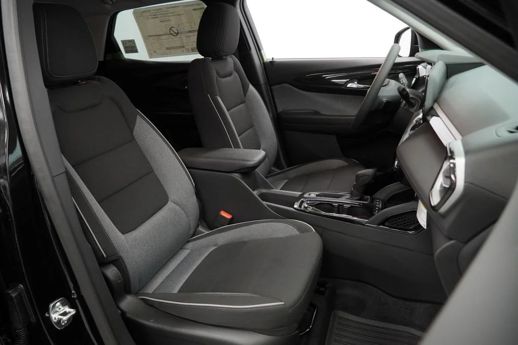 New 2026 Mosaic Black Metallic Chevrolet LT image 27