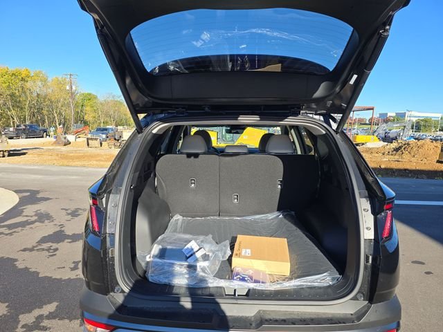 Used 2025 Black Hyundai SEL Convenience image 23
