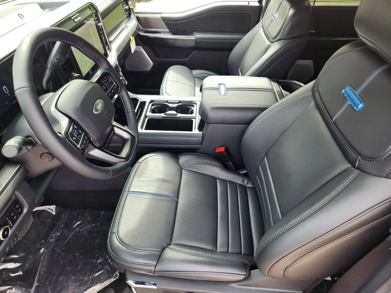 New 2026 Star White Metallic Tri-Coat Ford F-250® Platinum® image 9