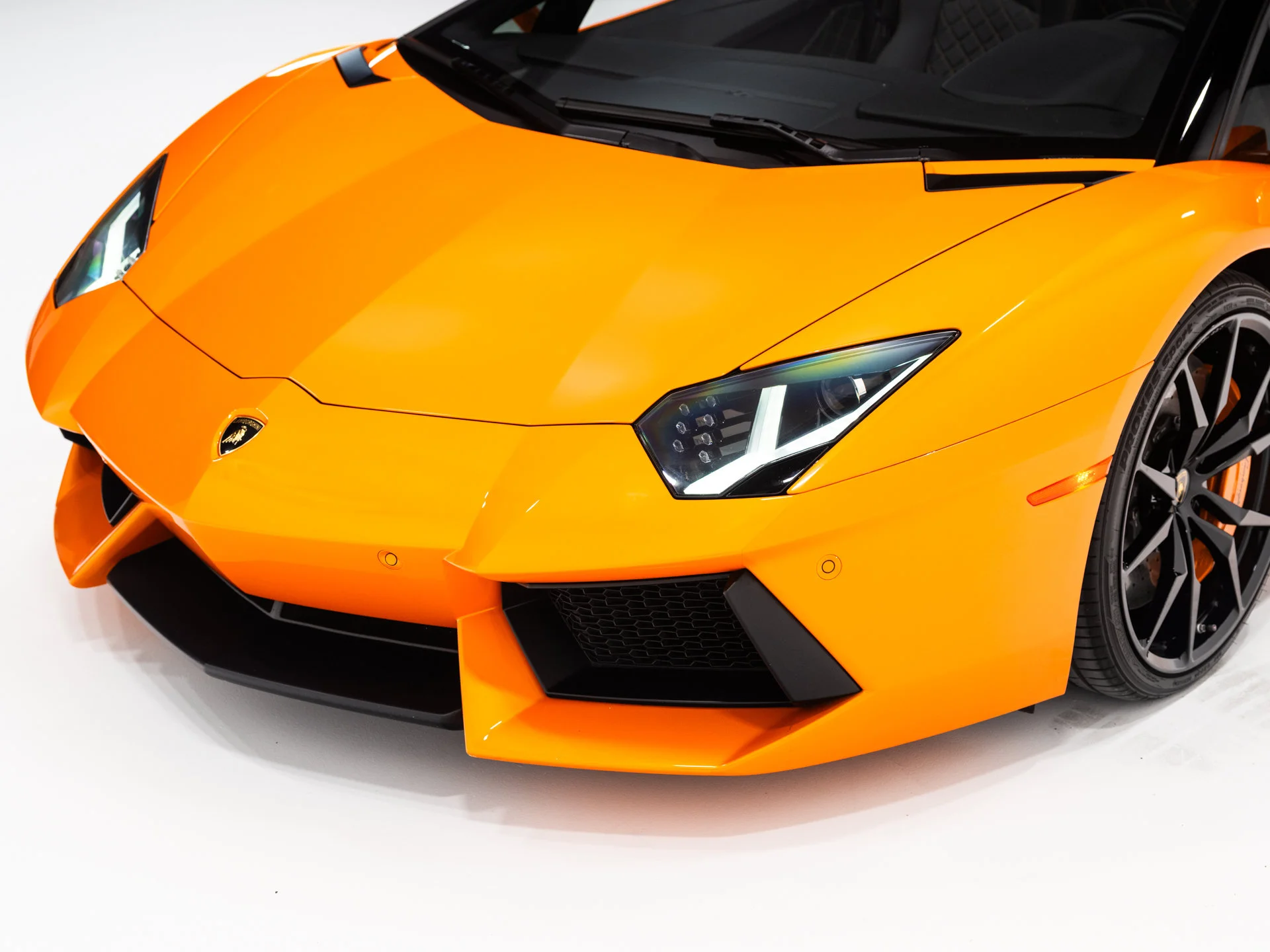 Used 2016 Arancio Atlas Pearl Effect Lamborghini LP700-4 image 15