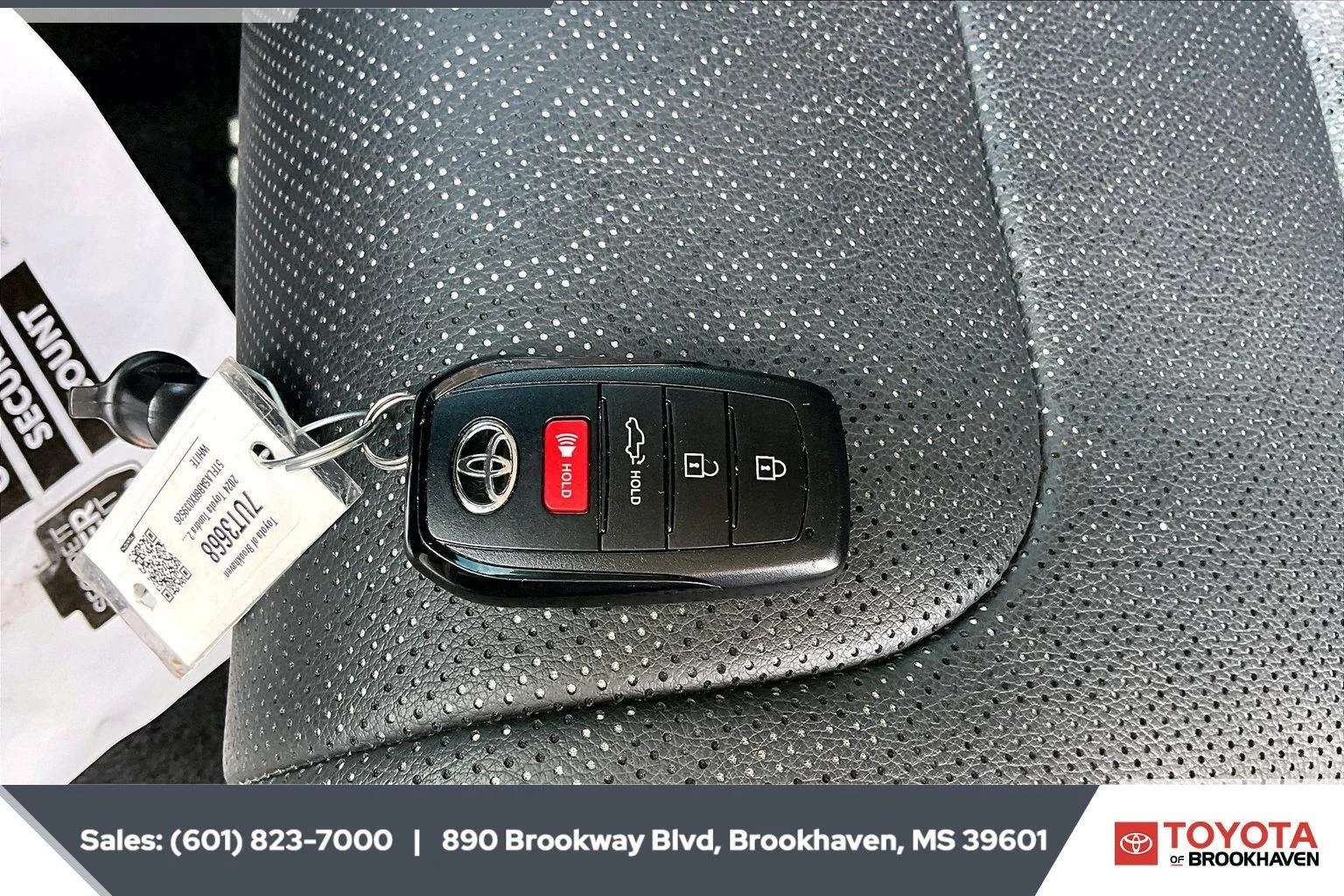 Used 2024 Ice Cap Toyota SR5 image 9
